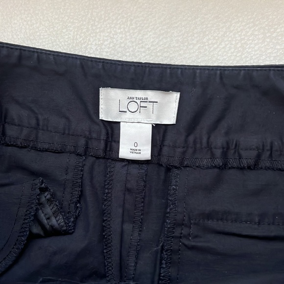 LOFT shorts- size 0, black cotton sateen, like new - Picture 4 of 4